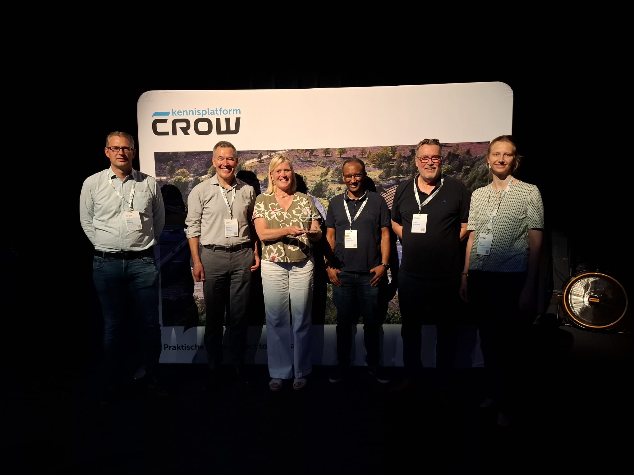 CIRCUROAD wint prijs voor 'Beste Samenwerking - categorie Maatschappelijke Impact' tijdens de CROW Infradagen 